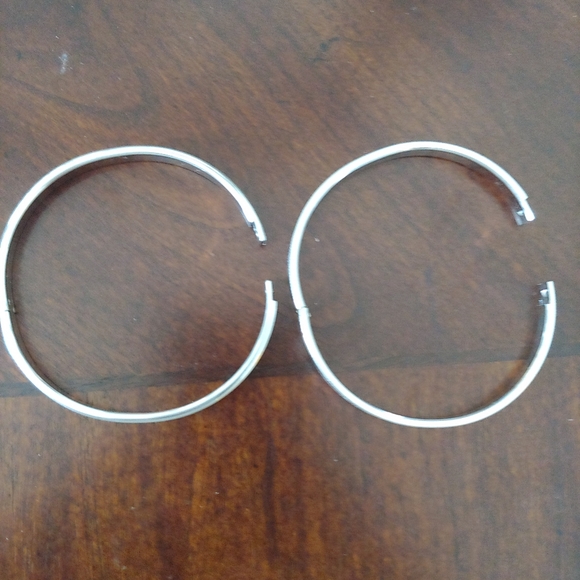 Two stainless etched petite silver bangles - Picture 6 of 8